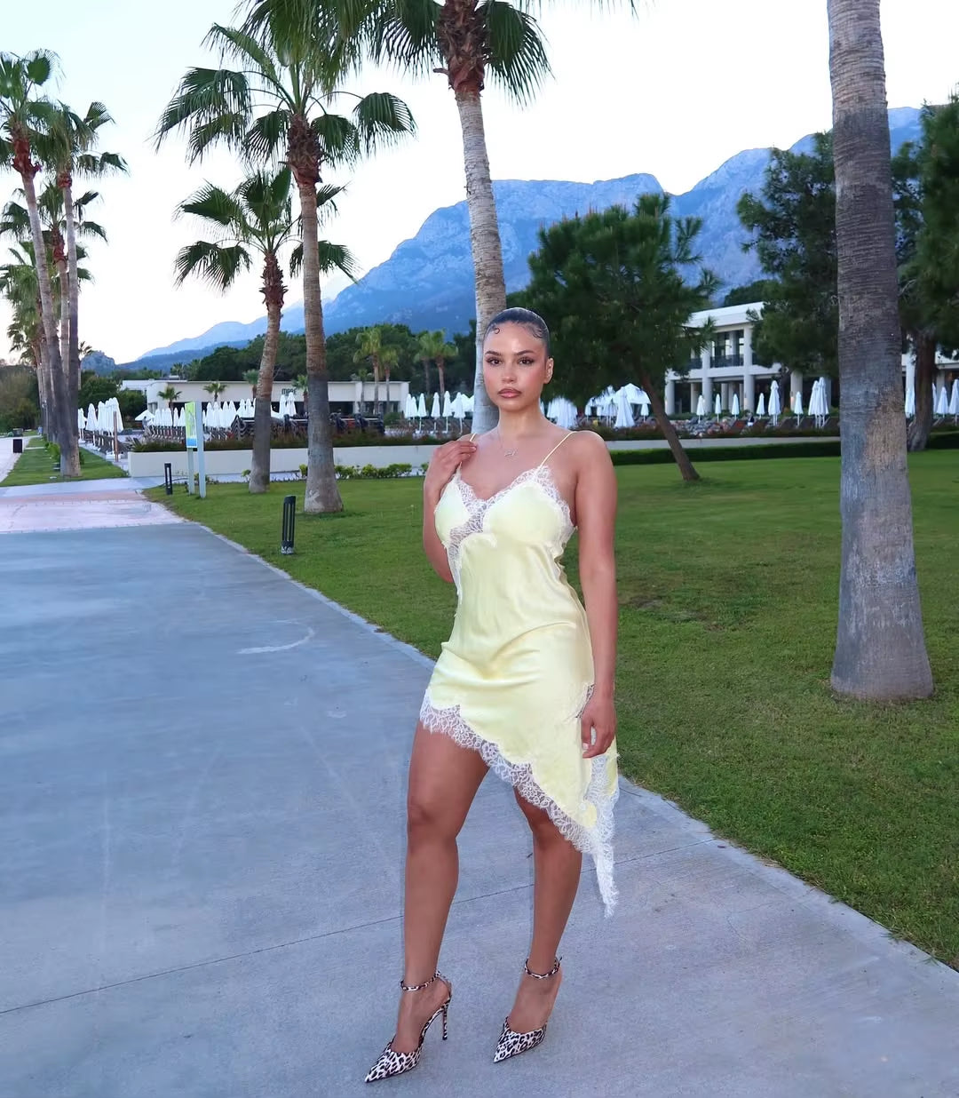 Summer Women Halter Top Satin Lace Spliced Tank Backless Deep Neck Sexy Vest Irregular Hem Vestidos 2025 Lady Vacation Sexy Tops